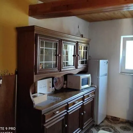 בית נופש With Fireplace And Private Garden, Stare Wierzchowo