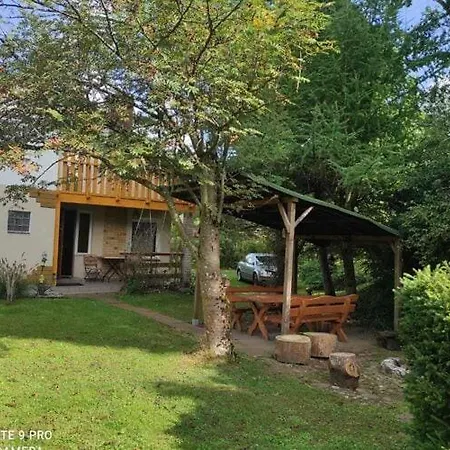 בית נופש With Fireplace And Private Garden, Stare Wierzchowo